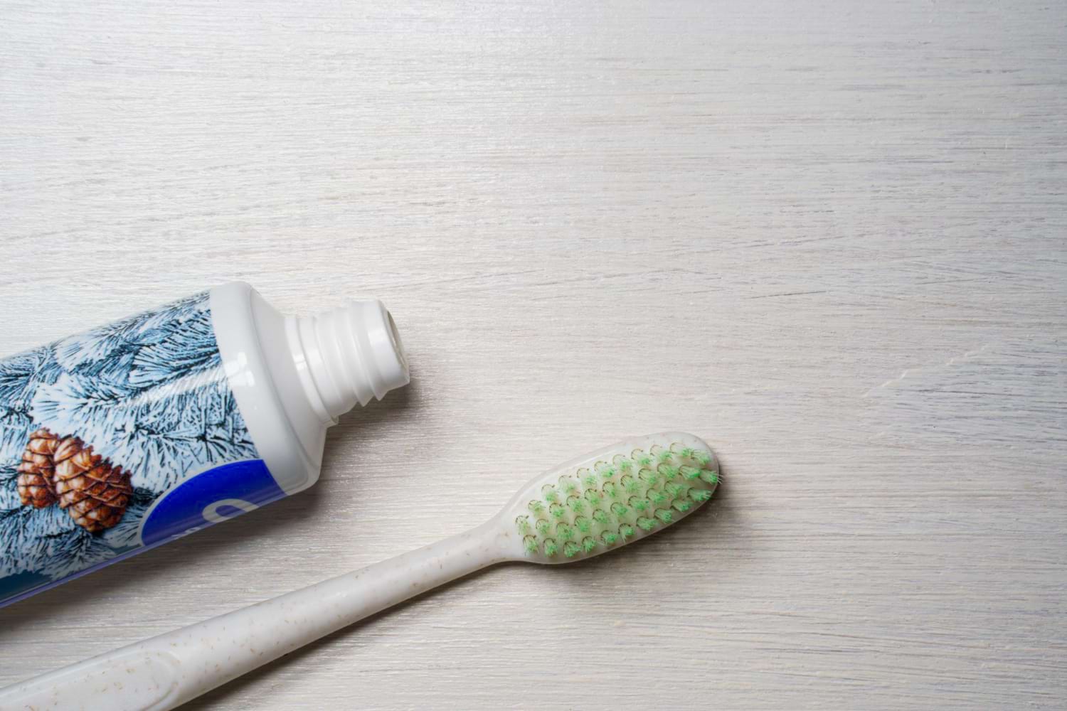 pasty do mycia zębów bez fluoru